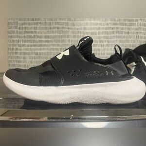 Under Armour tennis shoes